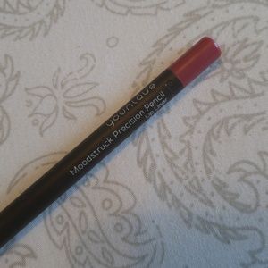 Posh lip liner